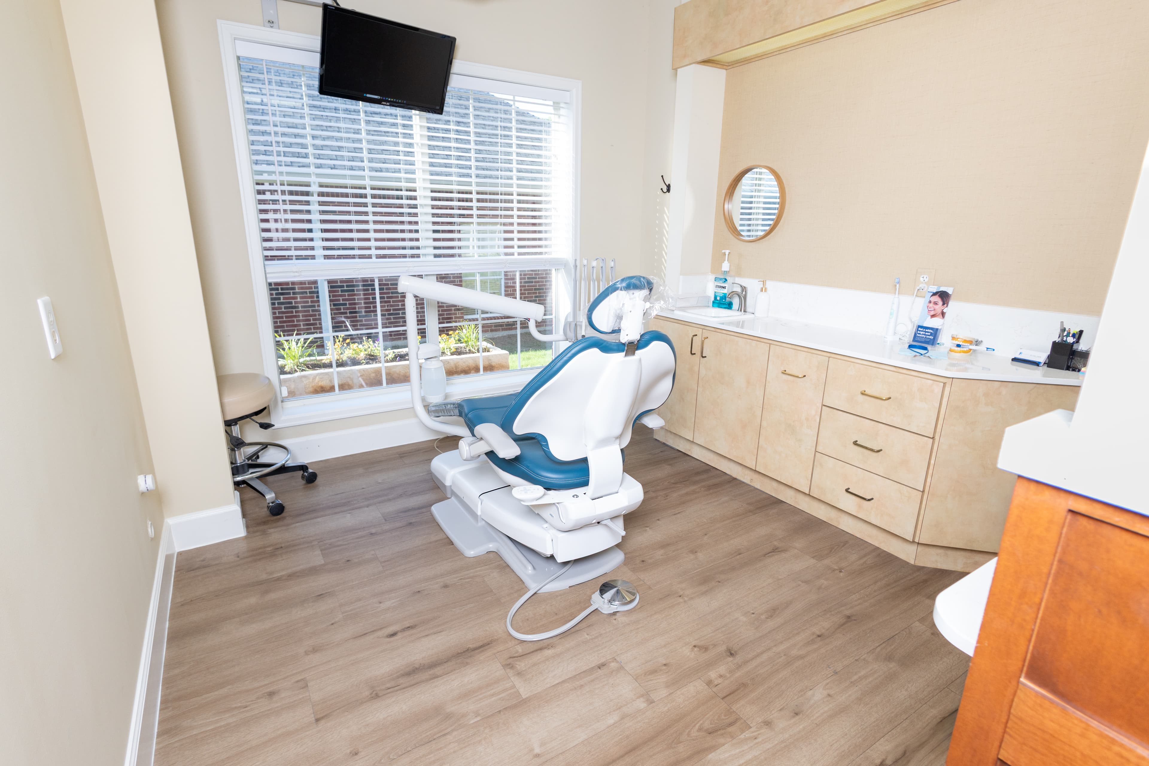 Orthodontic model showing tooth alignment
